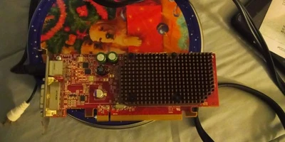 Low Profile ATi Radeon X1300 128MB PCIe Video Card ATI-102-A771 0HJ513 - Image 1 of 3
