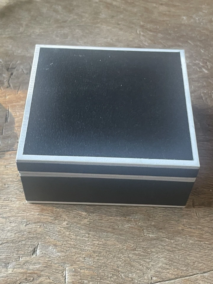 R.H. Macy & Co. 珠宝 1/10 CTTW 钻石心形纯银项链 — 第 4/4 张图片