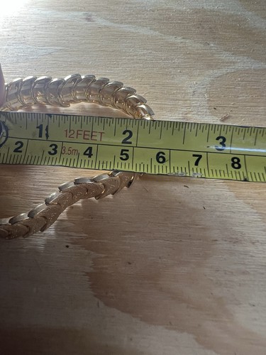 Pulsera Pegaso Vintage Firmada Tono Dorado Media Luna Eslabón Elástico Media Siglo - Imagen 6 de 7