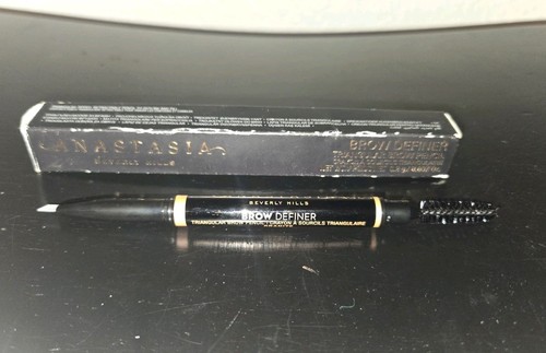 ANASTASIA Beverly Hills Definidor de Cejas Triangular LÁPIZ DE CEJAS COLOR GRANITO - Imagen 2 de 4