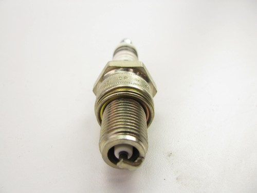 (10) Denso 3052 Spark Plugs - Picture 2 of 3
