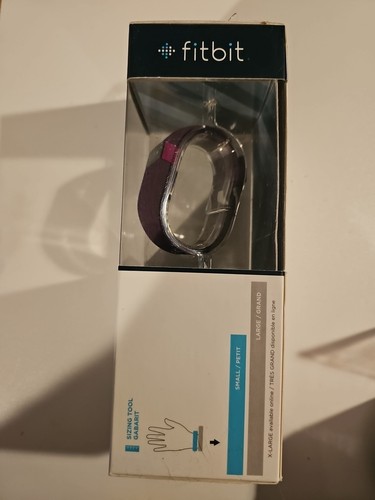 FitBit Charge HR Wristband - Purple- Heart Rate Activity Tracker - Small- Canada - Picture 2 of 5