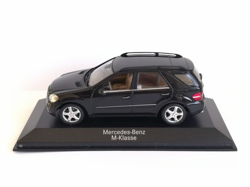 Minichamps Mercedes-Benz W164-M-Class (ML) SUV die-cast model, 1/43 scale - Picture 3 of 12