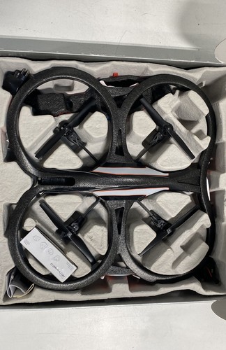 Parrot AR Drone 2.0 - Picture 2 of 5