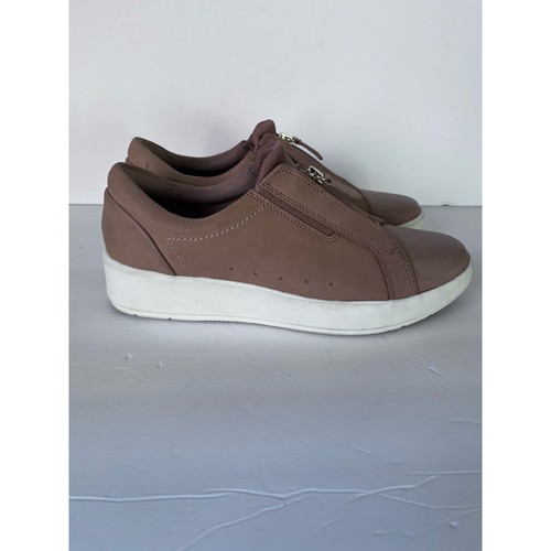 Clarks Women’s Slip-On Leather Sneakers — Size 10, Rose Taupe - Picture 3 of 6