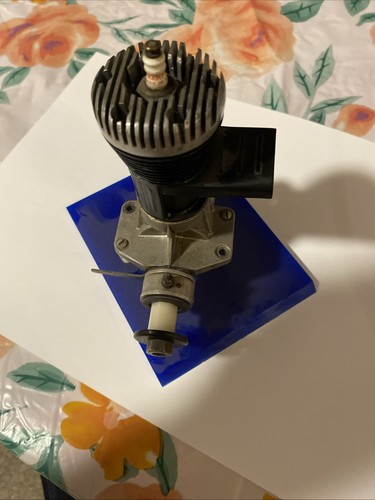 LUCAS & SMITH CONTESTOR D-60R SPARK IGNITION MODEL AIRPLANE ENGINE - Picture 3 of 8