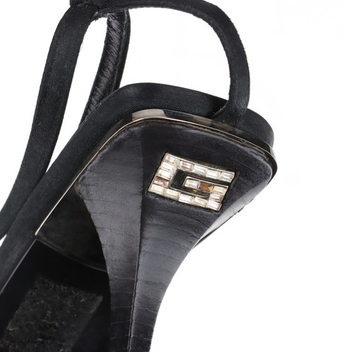 Zapatos de salón Gucci con correa de tela 36,5 para dama negros 101 0172 GG estrás elevación externa - Imagen 15 de 20