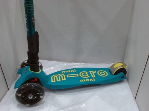 UsedGood - Micro Kickboard Maxi Micro Deluxe Foldable LED Scooter, Aqua - Picture 2 of 18