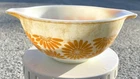 VINTAGE DAISY PYREX MIXING/NESTING BOWL -NO.442 1-1/2 QUART Read Description