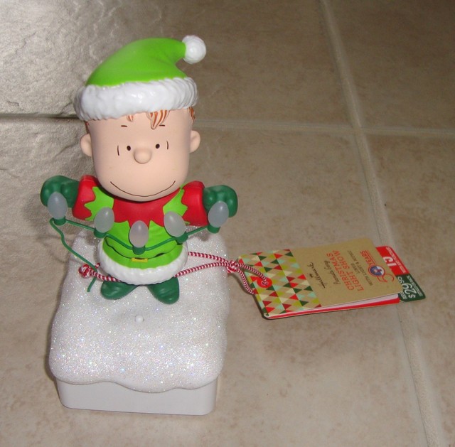 2015 Hallmark LINUS Peanuts Christmas Light Sound Wireless Band with