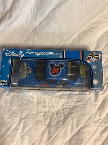 2004 Mickey Mouse Disney Daytona 500 car 1/24 Scale Nascar - Picture 2 of 4