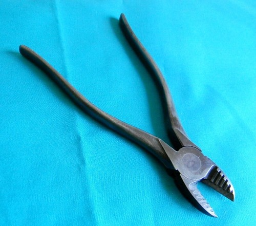 BOKER 7 3/4" FLUTED RIBBED DIAGONAL CUTTING PLIERS MADE USA VINTAGE