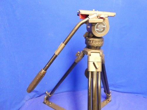 Cabezal de trípode fluido Sachtler DV8 75 mm con patas de aluminio de 2 etapas, mango, esparcidor - Imagen 6 de 16