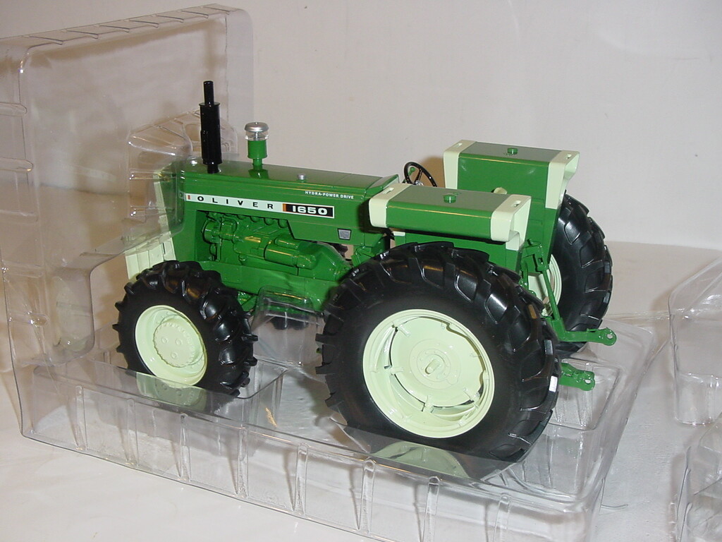 1/16 High Detail Oliver 1650 Tractor W/FWA NIB! Great Price! 1/16 High Detail Oliver 1650 Tractor W/FWA NIB! Great Price!
