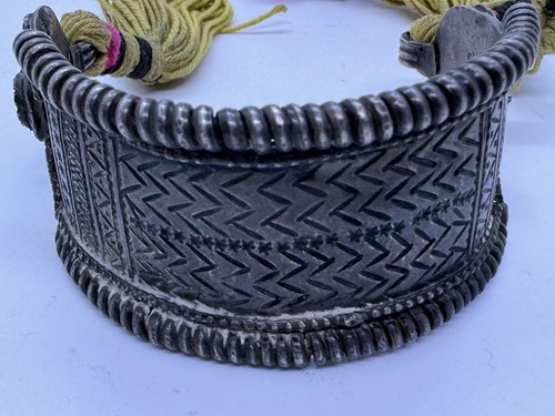 Old Antique 19th c. Nepalese Hand Cast Silver Garnet Tribal Arm Cuff - Picture 3 of 8