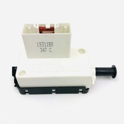 *NEW* ORIGINAL ENGINE MANAGEMENT BRAKE LIGHT SWITCH PART# 8725 - Bild 1 von 4