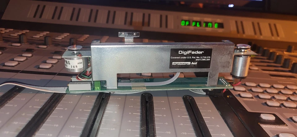 Digidesign Pro Control Digi-Fader for Digidesign Pro Control Main & Fader Pack - Image 3 of 4