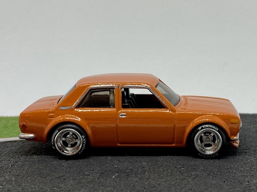 Hot Wheels 2019 Nightburnerz '71 DATSUN 510 Bluebird JDM Custom Paint & Wheels - Picture 4 of 5