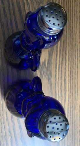 VTG. Cobalt Blue MERRY MAID Large Laundry Shakers (2) Clothes Sprinklers 1950's - Picture 5 of 10
