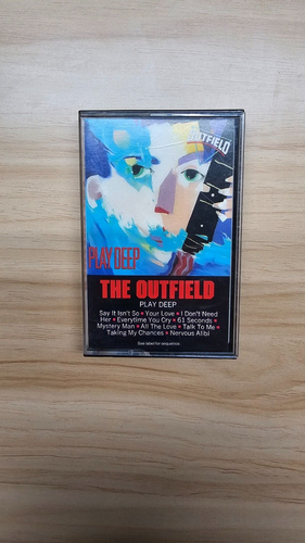 THE OUTFIELD PLAY DEEP CASSETTE - 1985 - COLUMBIA RECORDS - Imagen 1 de 7