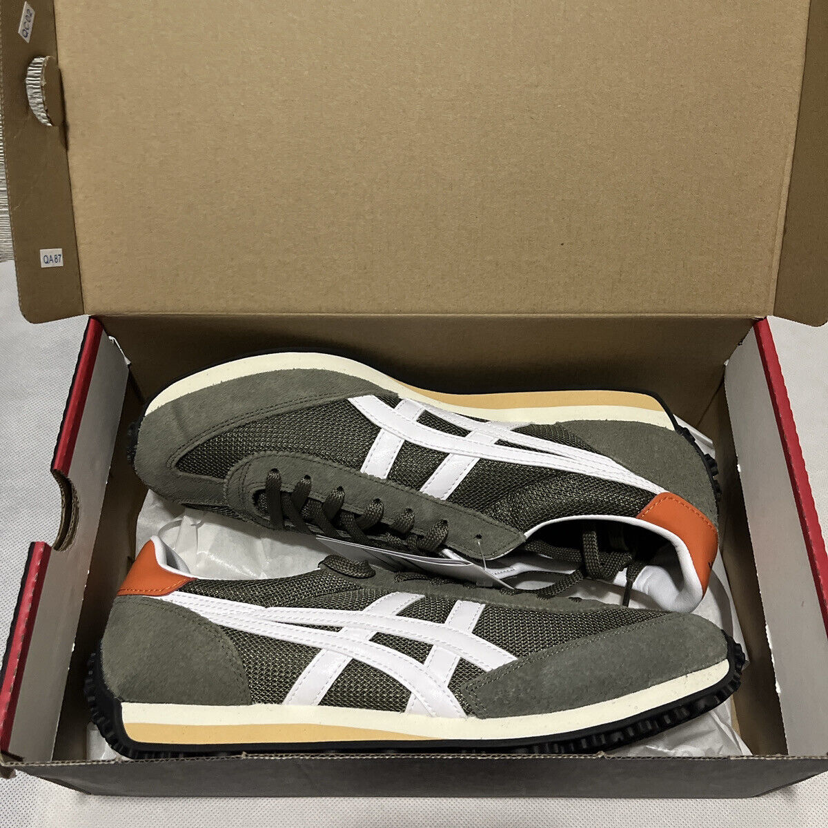 Onitsuka Tiger EDR 78 1183B395 300 MANTLE GREEN / WHITE Onitsuka Tiger EDR 78 1183B395 300 MANTLE GREEN / WHITE