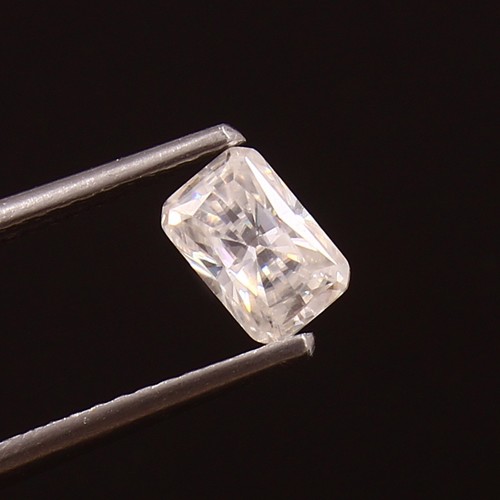 White D Color VVS1 Moissanite Radiant Cut Gemstone Lab Created Diamond 6x4 MM - Picture 2 of 6