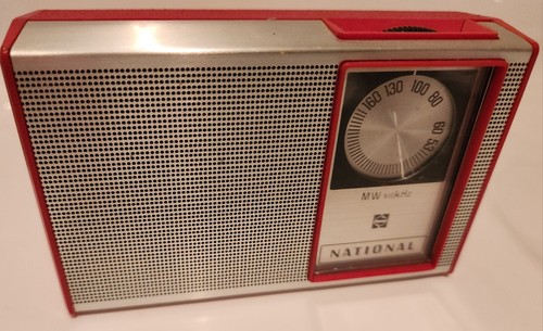 Vintage Red National Panasonic Transistor Radio R-1034 Transistor -Working :) - Bild 2 von 8