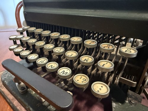 Rare ANTIQUE Imperial Model D Typewriter - Picture 21 of 24