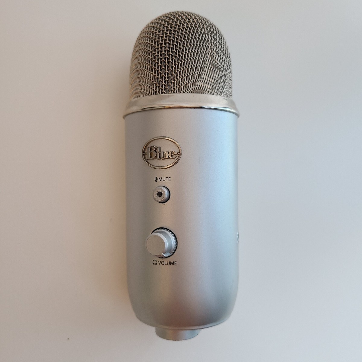 Blue Yeti USB Microphone - Silver - No Stand - Mic Only - Tested | eBay Blue Yeti USB Microphone - Silver - No Stand - Mic Only - Tested | eBay