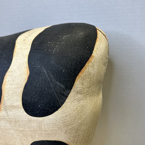 Kuh bemalt Leder Rindsleder Ausstellungsstück Volkskunst (?) Türstopper schwer - Bild 4 von 24