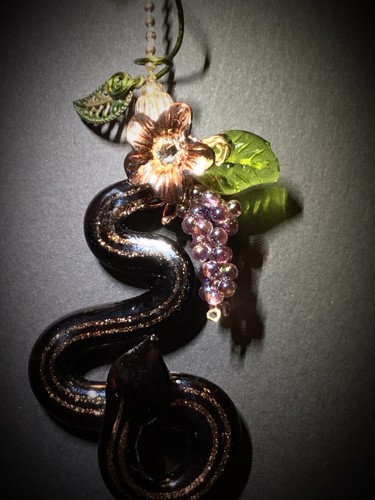 Handcrafted Purple Snake Fan Pull Vine Grapes Leaves Flowers Made With Swarovski - Picture 8 of 9