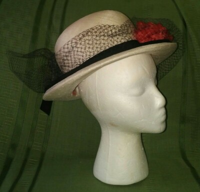 Woman\'s Vintage Hat by Chapeau Creations designed by Ruth Kropveld Chapeau Creations by Ruth Kropveld Women main image 2