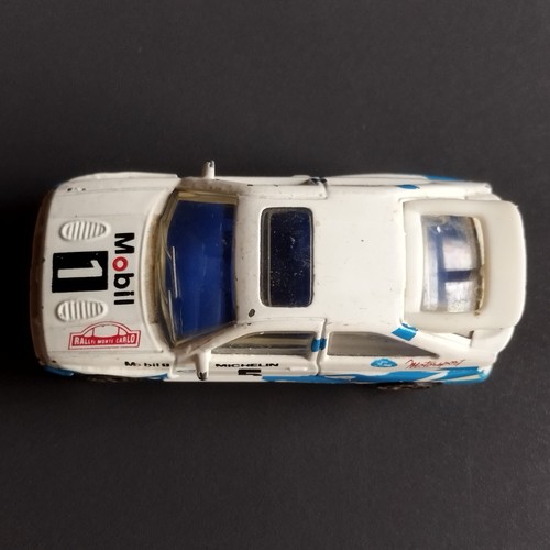 Matchbox made in China in 1993 . White Ford Escort RS Cosworth. Scale 1:57 - Picture 7 of 8