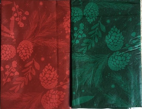 Christmas Holiday Pine Cones Vinyl Flannel Var Size/Color Tablecloth by Elrene - Picture 1 of 10