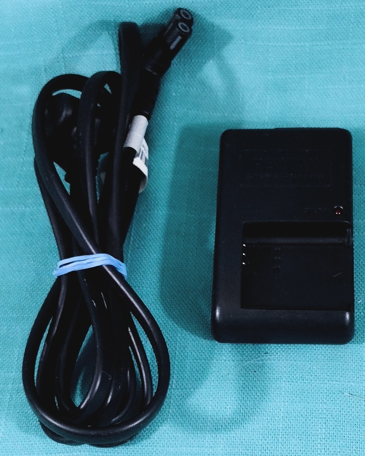 PENTAX Camera Battery CHARGER Model DBC88 Input 100240 Output 4.2V w