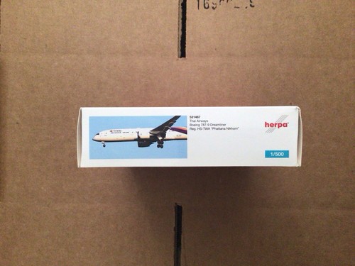 Herpa 1:500 Thai Airways Boeing 787-9 HS-TWA "Phattana Nikhom" 531467 RAR - Bild 2 von 8