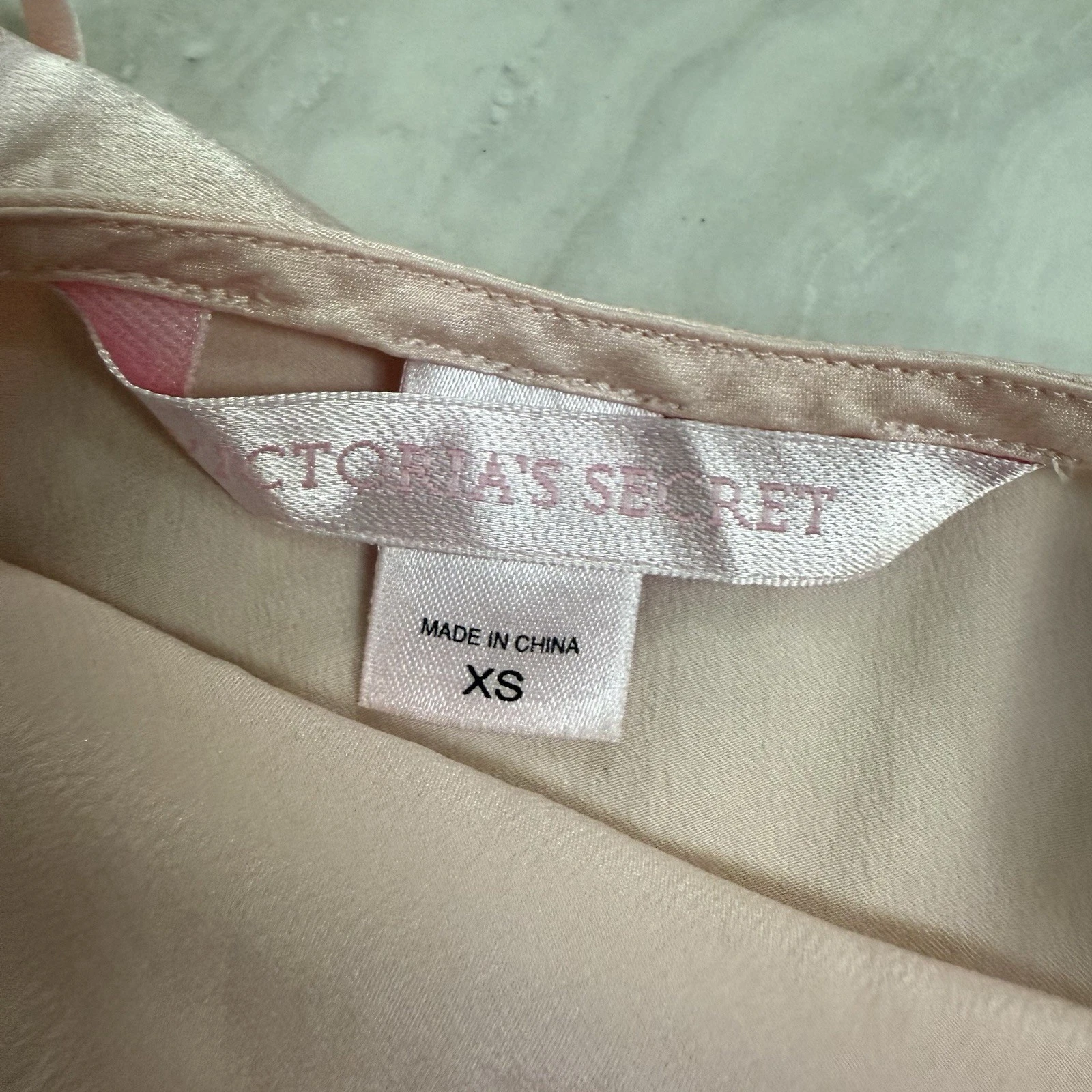 UNDERCOVER Camicia da notte Victoria's Secret 100% seta slip maxi collo cappuccio rosa schiena aperta XS