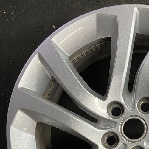 Land Rover Silver Discovery OEM Wheel 20” 2017-2023 Rim Original Factory 72288B - Picture 3 of 12