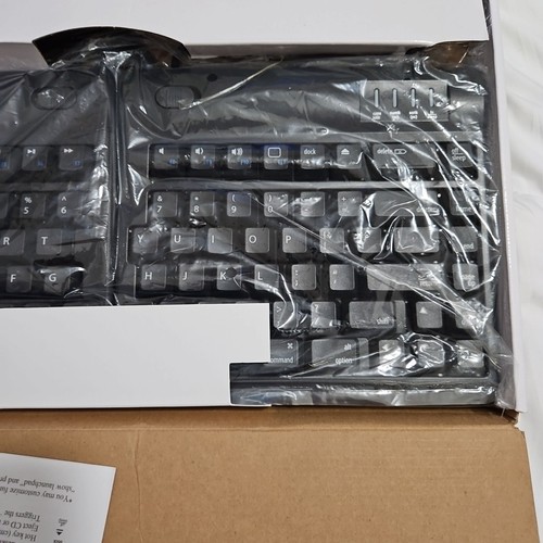KINESIS Freestyle 2 Keyboard USB 2.0 Hub for Mac Layout 20" KB800HMBUS20 - Picture 5 of 6