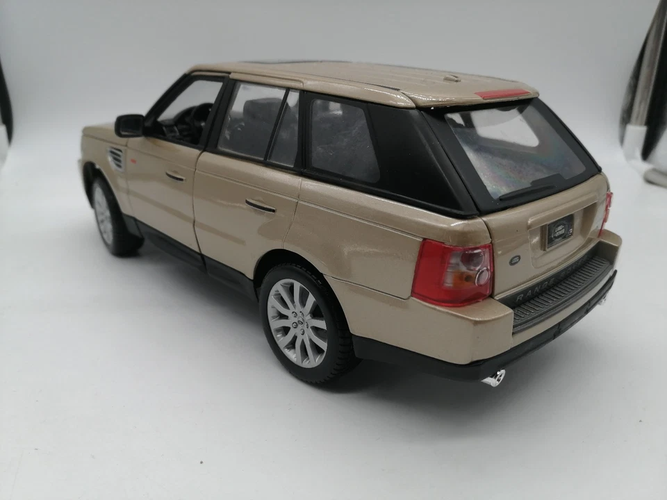 Range Rover sport gold metallic 1/18 Bburago Burago no box - Immagine 2 di 4