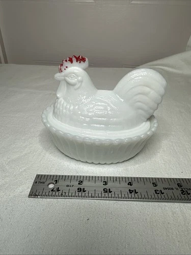 Westmoreland Vintage Milk Glass Hen On Nest Red Comb Cracked Base
