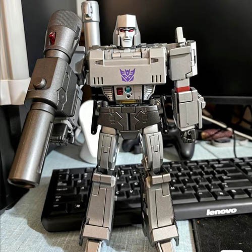 Transformers Megatron 10" Figure MP36 Tomy Takara Masterpiece Robot New In Box - Picture 3 of 17