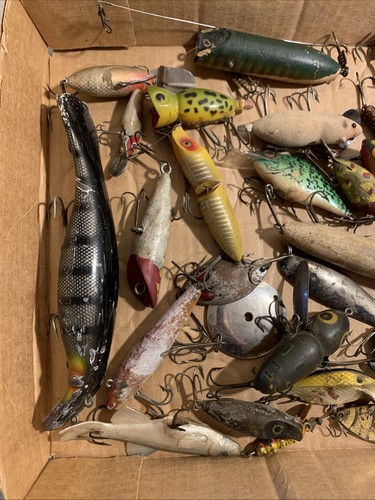 Large Lot 35+ Vintage Estate Fishing Lures Wood Metal Plastic Heddon Unmarked - Picture 4 of 11