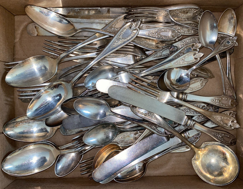 1847 Rogers Bros. XS Triple Silver Plate Dinnerware (53 pieces) - Picture 3 of 3