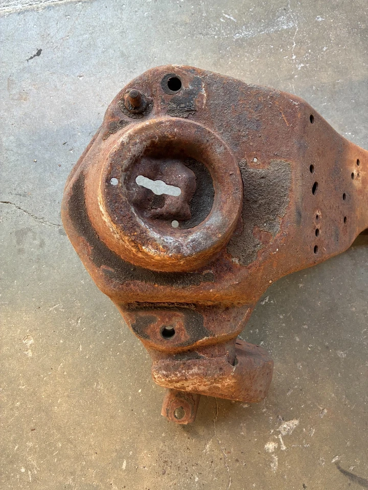 Subquadro dianteiro suporte de motor membro transversal 82–92 Chevrolet Camaro 3ª geração - Imagem 2 de 4