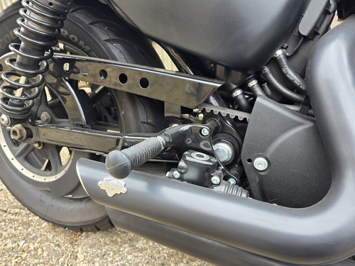 Harley Davidson 883 Iron 2017 Matt Black Low Miles Excellent Condition - Picture 17 of 18