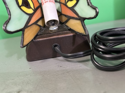 BUTTERFLY Tiffany Style Lamp w/ Stained Glass Table/Desk/Night Light - Picture 10 of 16