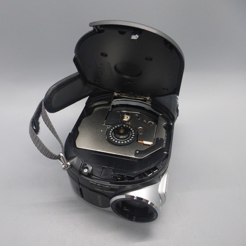 Sony Handycam DCR-DVD106E Handheld DVD-RW Camcorder Silver Tested - Picture 7 of 9