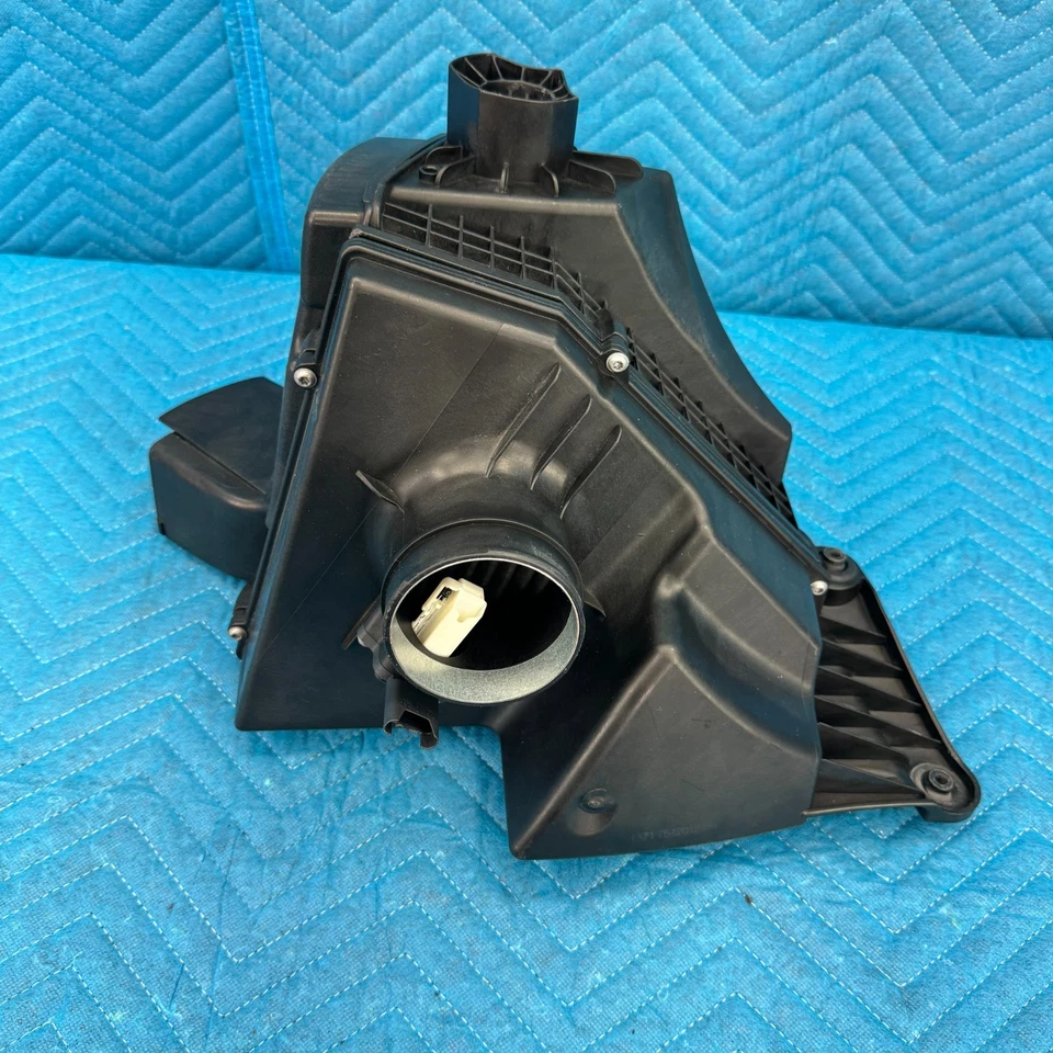 2006-2008 宝马 325i 空气过滤器盒带 MAF 传感器组件原始设备制造商 13717520519 — 第 3/4 张图片