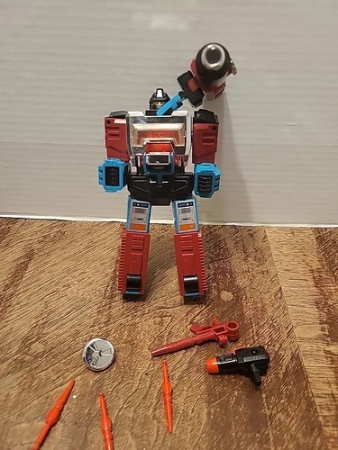 VINTAGE HASBRO G1 TRANSFORMERS PERCEPTOR ACTION FIGURE - COMPLETE